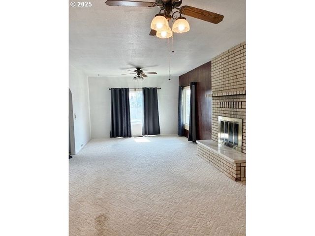 913 Nw ELLIS Ave, Pendleton, OR 97801