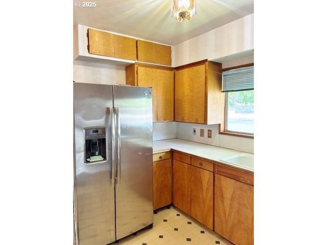 913 Nw ELLIS Ave, Pendleton, OR 97801