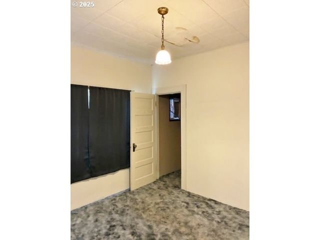 913 Nw ELLIS Ave, Pendleton, OR 97801