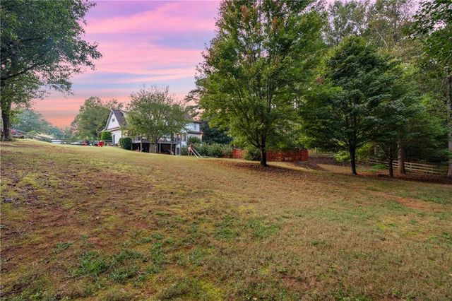 1350 Hendon Road, Woodstock, GA 30188