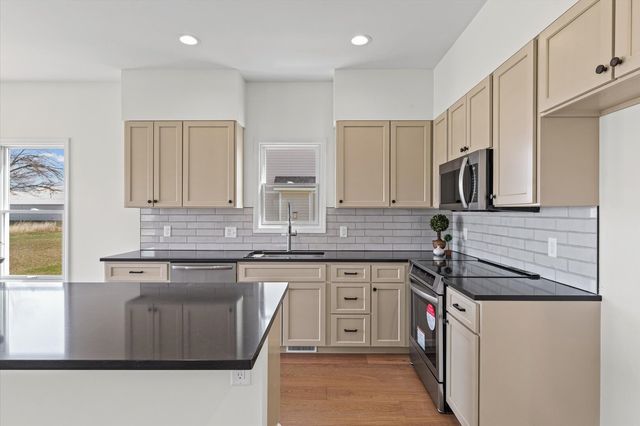 4 Foxtrot Lane, Monticello, IL 61856