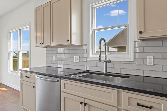 4 Foxtrot Lane, Monticello, IL 61856