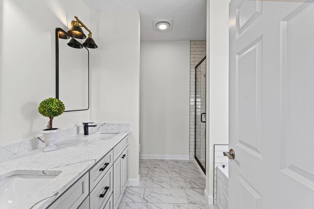 4 Foxtrot Lane, Monticello, IL 61856