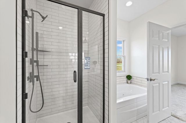 4 Foxtrot Lane, Monticello, IL 61856