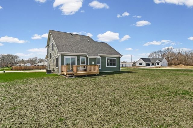 4 Foxtrot Lane, Monticello, IL 61856