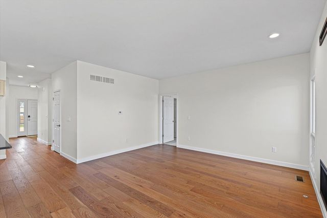 4 Foxtrot Lane, Monticello, IL 61856