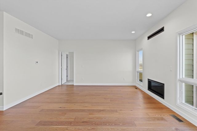 4 Foxtrot Lane, Monticello, IL 61856