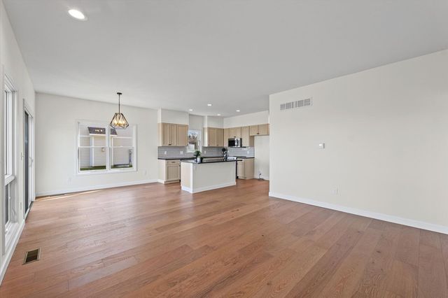 4 Foxtrot Lane, Monticello, IL 61856