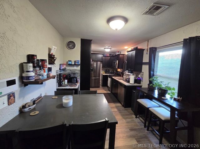 16619 E Admiral Boulevard, Tulsa, OK 74116