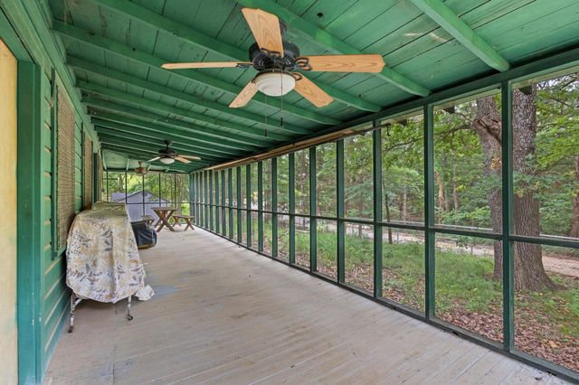 110 Lake Front Court, Pottsboro, TX 75076