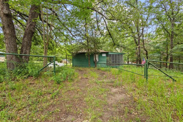 110 Lake Front Court, Pottsboro, TX 75076