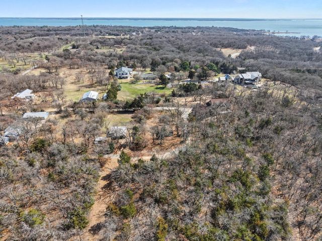 110 Lake Front Court, Pottsboro, TX 75076
