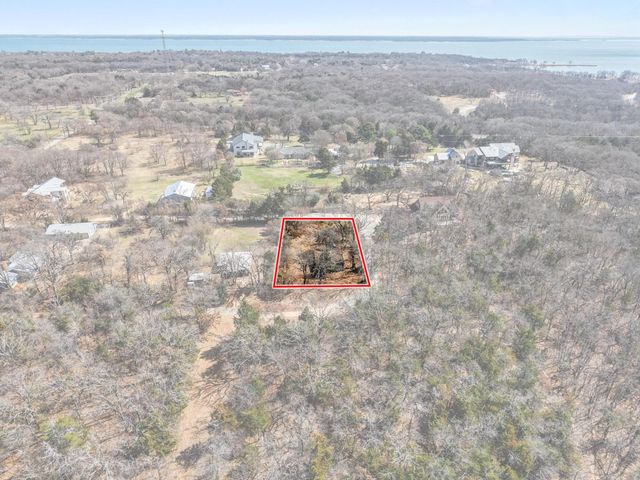 110 Lake Front Court, Pottsboro, TX 75076