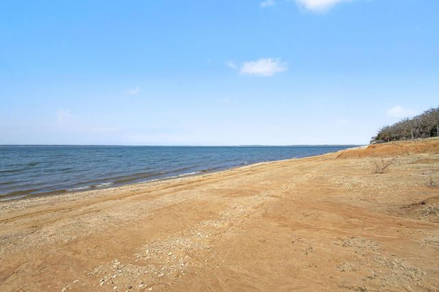 110 Lake Front Court, Pottsboro, TX 75076