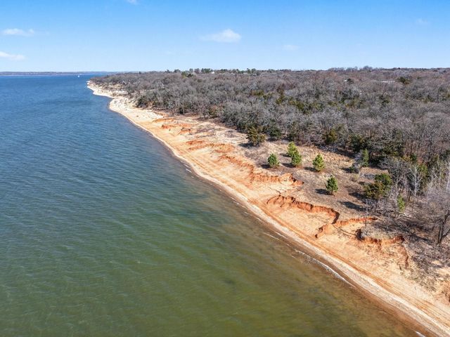 110 Lake Front Court, Pottsboro, TX 75076