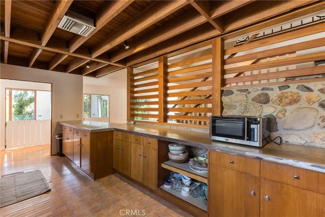 2305 Sugarloaf Drive, Agoura Hills, CA 91301