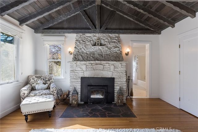2305 Sugarloaf Drive, Agoura Hills, CA 91301