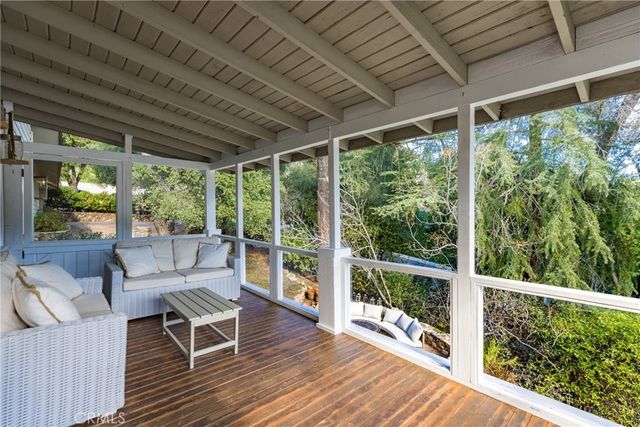 2305 Sugarloaf Drive, Agoura Hills, CA 91301