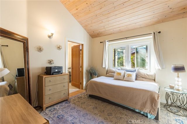 2305 Sugarloaf Drive, Agoura Hills, CA 91301