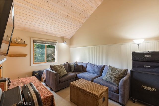 2305 Sugarloaf Drive, Agoura Hills, CA 91301