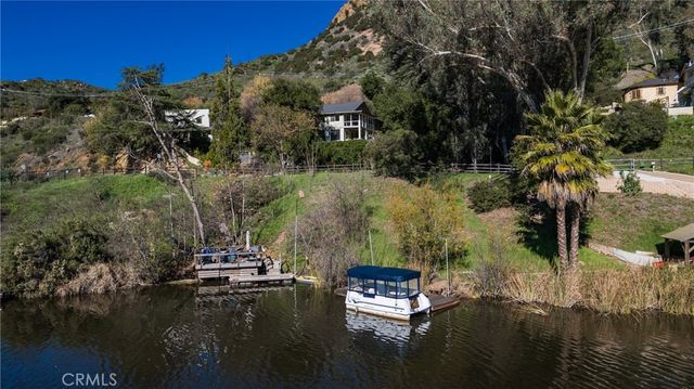 2305 Sugarloaf Drive, Agoura Hills, CA 91301