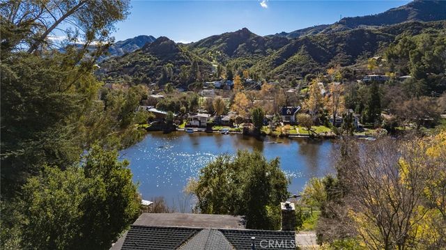 2305 Sugarloaf Drive, Agoura Hills, CA 91301