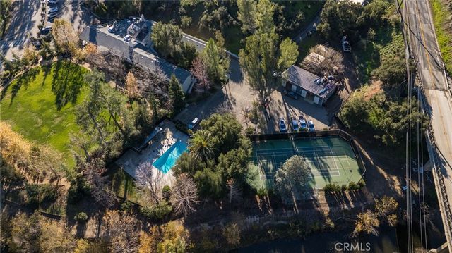 2305 Sugarloaf Drive, Agoura Hills, CA 91301