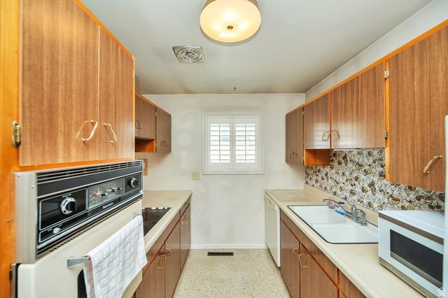 5505 S SOMERSET WAY, Murray, UT 84117