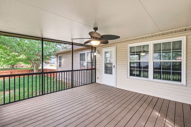2500 Park Green Ln, Old Hickory, TN 37138