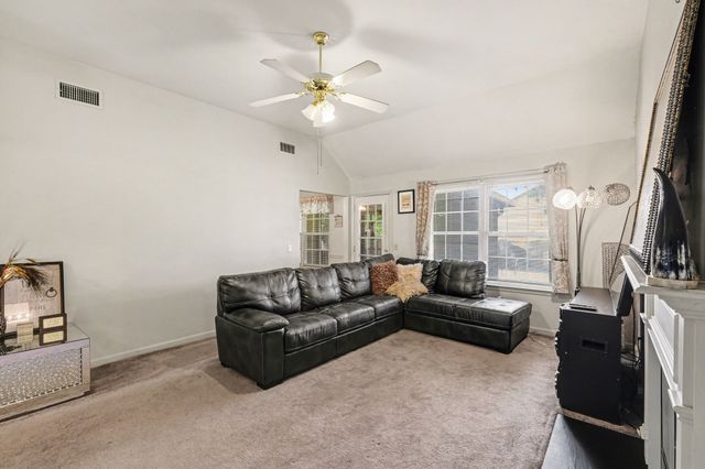 2500 Park Green Ln, Old Hickory, TN 37138