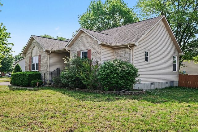 2500 Park Green Ln, Old Hickory, TN 37138