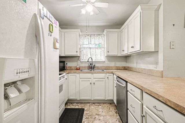 2500 Park Green Ln, Old Hickory, TN 37138