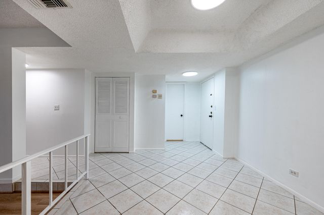 3660 Inverrary Drive 3q, Lauderhill, FL 33319