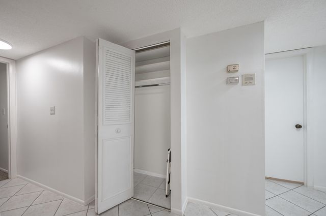 3660 Inverrary Drive 3q, Lauderhill, FL 33319