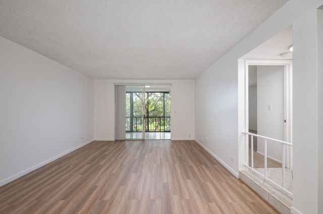 3660 Inverrary Drive 3q, Lauderhill, FL 33319