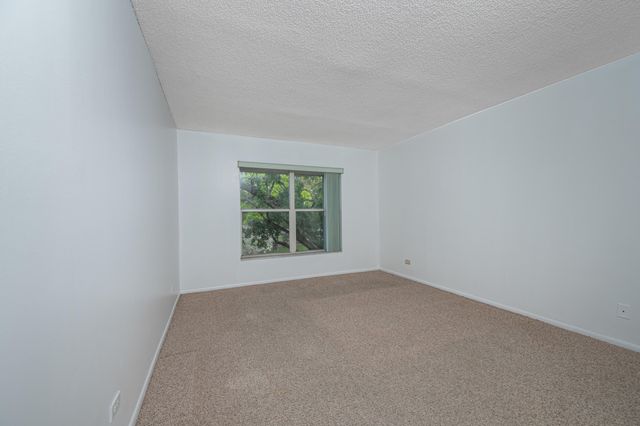 3660 Inverrary Drive 3q, Lauderhill, FL 33319
