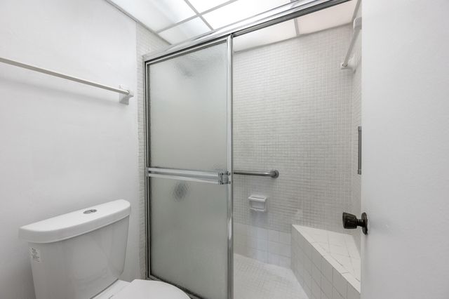 3660 Inverrary Drive 3q, Lauderhill, FL 33319