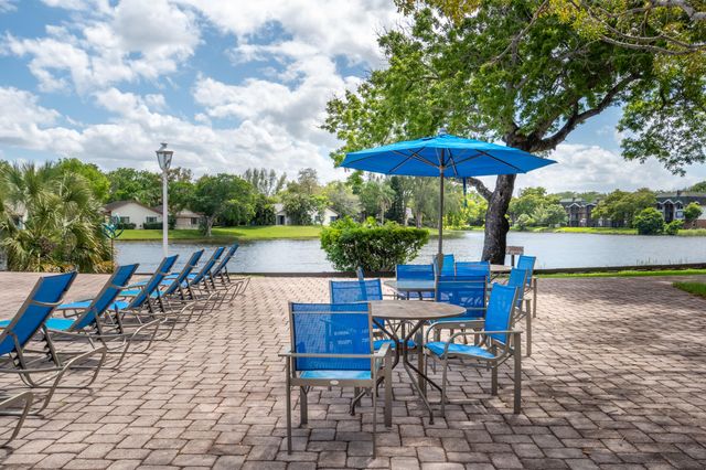 3660 Inverrary Drive 3q, Lauderhill, FL 33319