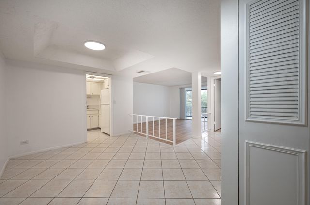 3660 Inverrary Drive 3q, Lauderhill, FL 33319