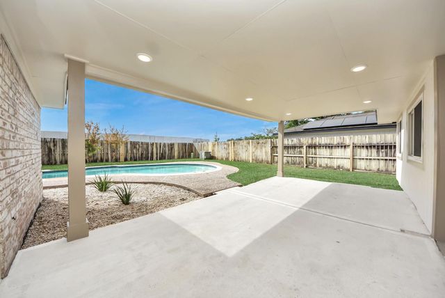 16207 Summer Wind Drive, Houston, TX 77090