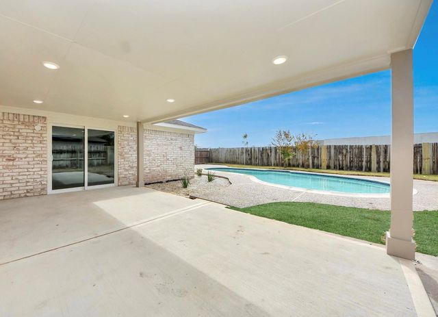 16207 Summer Wind Drive, Houston, TX 77090