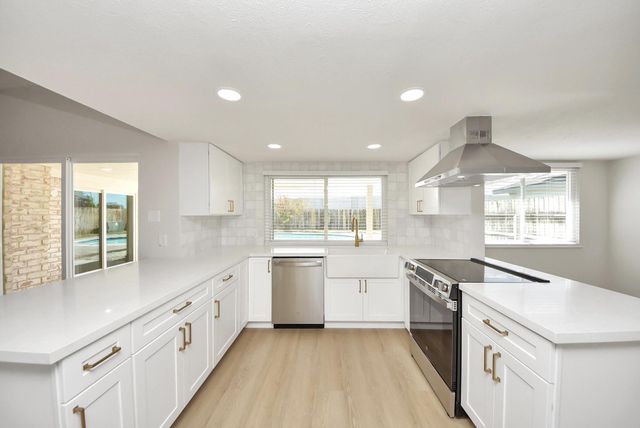 16207 Summer Wind Drive, Houston, TX 77090