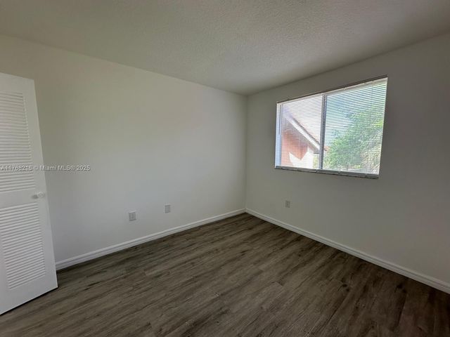 17602 NW 25th Ave 304, Miami Gardens, FL 33056