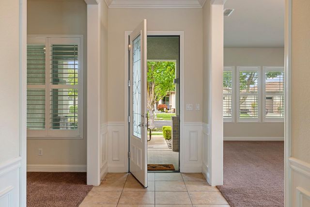 2452 W Belle Glade Ln, Manteca, CA 95336