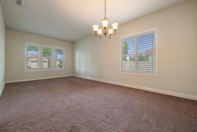 2452 W Belle Glade Ln, Manteca, CA 95336