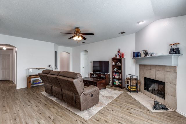 507 Waterford Street, Farmersville, TX 75442