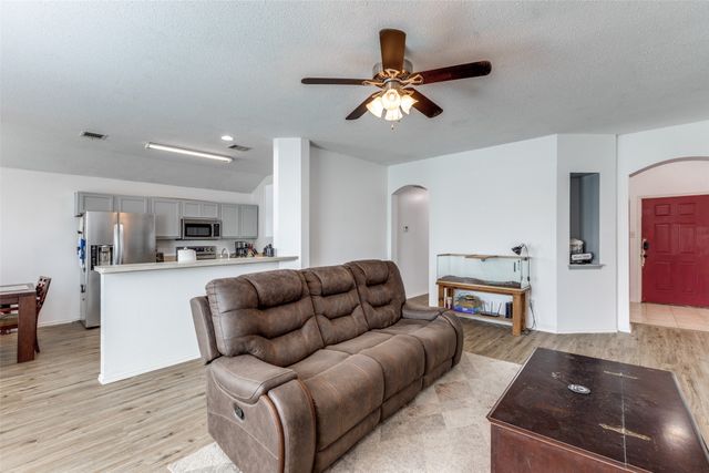 507 Waterford Street, Farmersville, TX 75442