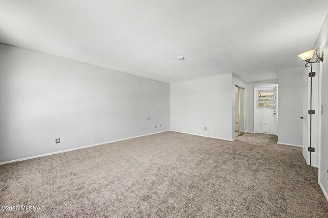 2767 N Desert Avenue, Tucson, AZ 85712