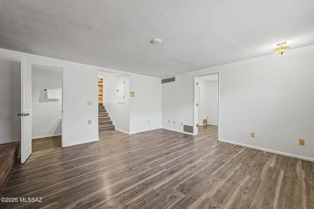 2767 N Desert Avenue, Tucson, AZ 85712