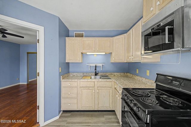 2767 N Desert Avenue, Tucson, AZ 85712